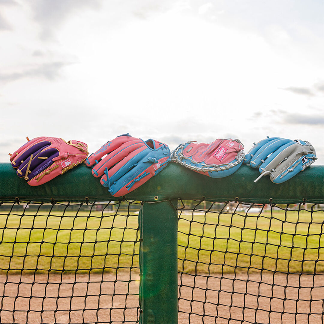 Exclusive Heart of the Hide 32.5" Catcher's Mitt Right Hand Throw - Image 14