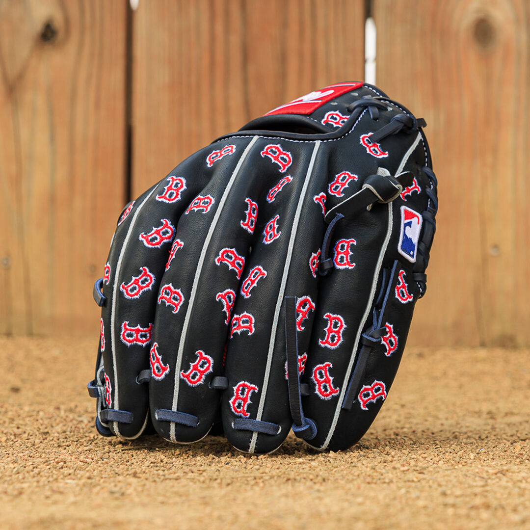 Boston Red Sox Heart of the Hide 11.75-Inch Infield Glove - Image 7