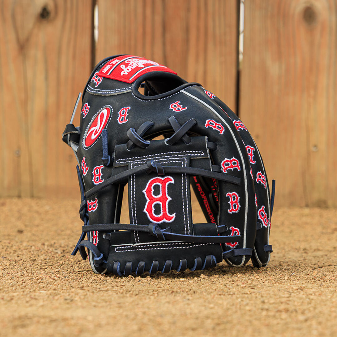 Boston Red Sox Heart of the Hide 11.75-Inch Infield Glove - Image 9