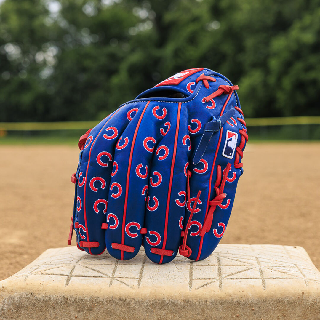 Chicago Cubs Heart of the Hide 11.75-Inch Infield Glove - Image 10