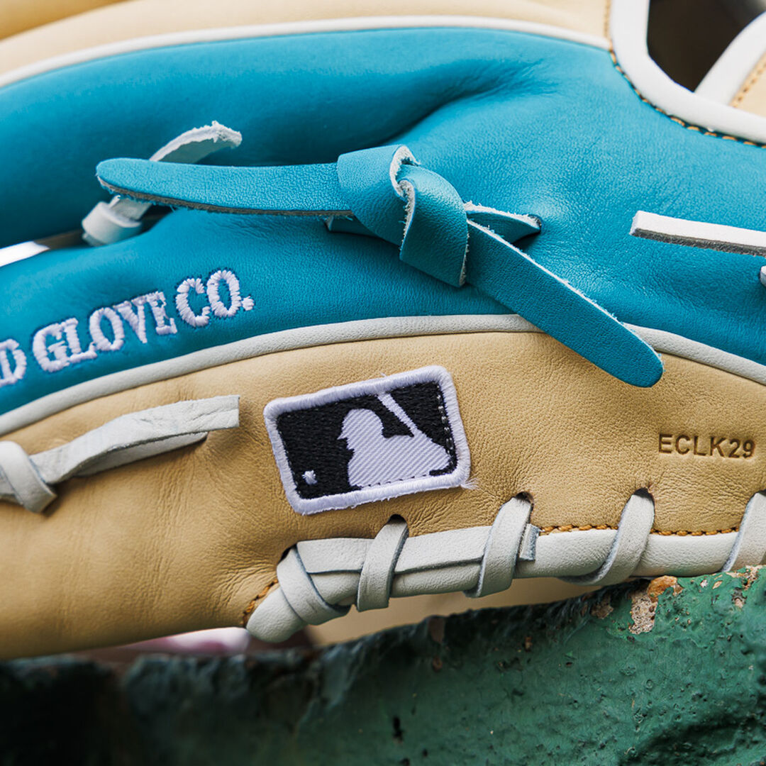 Exclusive Heart of the Hide 11.5-inch Infield Glove Right Hand Throw - Image 12