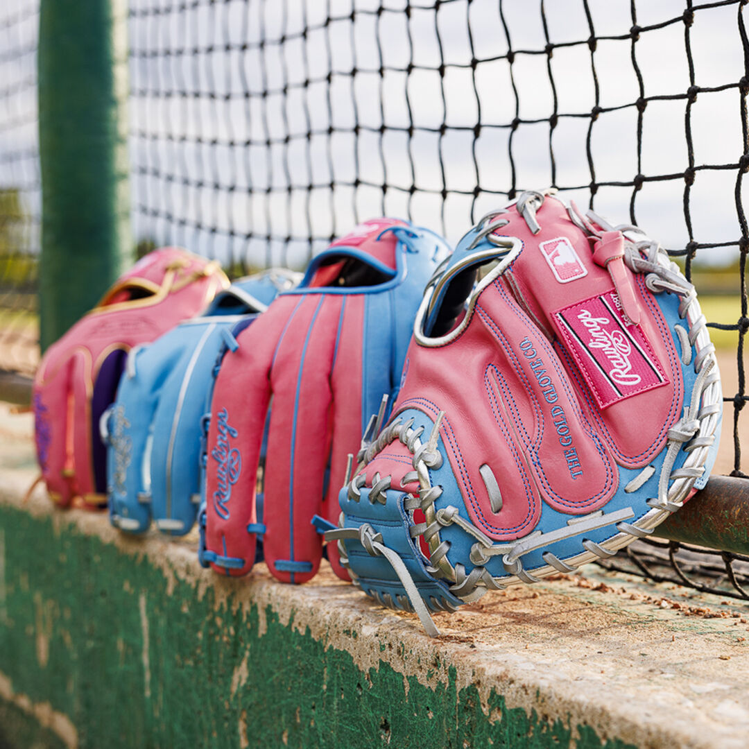 Exclusive Heart of the Hide 32.5" Catcher's Mitt Right Hand Throw - Image 9